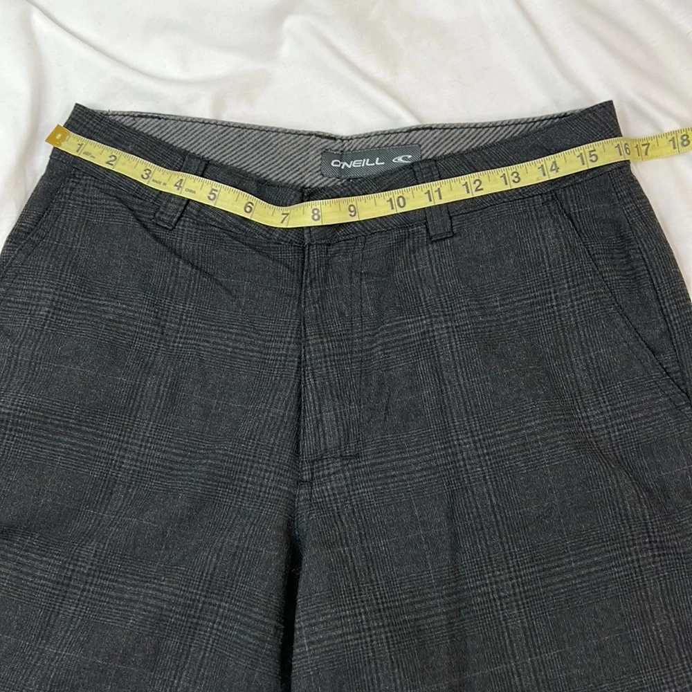 O’Neill Black Charcoal Plaid Flat Front Shorts Size 30